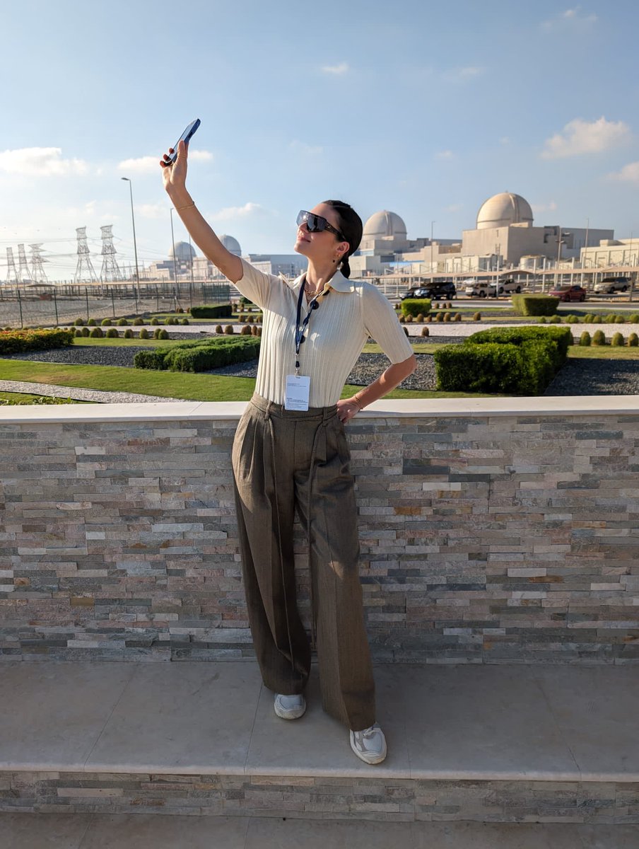 isabelleboemeke's tweet image. The fourth reactor at the Barakah Nuclear power plant in the UAE 🇦🇪 is now officially online.

All four reactors can make a quarter of the country’s electricity or enough to power 16 million electric cars annually. 

Barakah has put the UAE ahead of its 2030 climate commitments…