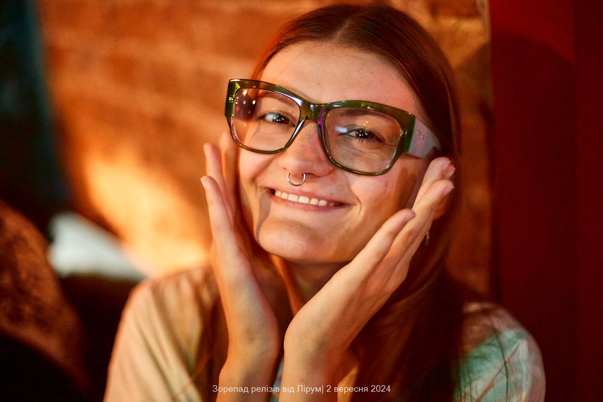 Другий: А ось і фото твітерських, яких ми зустріли на події ✨@sergii_cane <a href="/salvadalina/">кубофутуристка</a> <a href="/squiirellll/">Polina</a> <a href="/Yaner__/">мамі за мене не соромно</a>