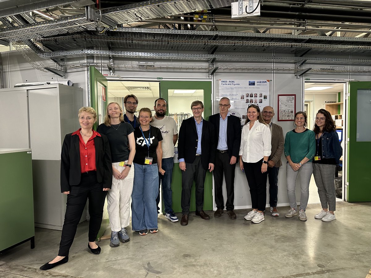 HZDR @HZDR@helmholtz.social (@hzdr_dresden) on Twitter photo A great honor for the #HZDR team in Grenoble: Yesterday, a delegation from <a href="/helmholtz_de/">Helmholtz</a> led by President Otmar D. Wiestler toured the <a href="/esrfsynchrotron/">European Synchrotron</a> and also made a stop at the Rossendorf Beamline (ROBL), our research facility dedicated to actinide sciences. A great honor for the #HZDR team in Grenoble: Yesterday, a delegation from <a href="/helmholtz_de/">Helmholtz</a> led by President Otmar D. Wiestler toured the <a href="/esrfsynchrotron/">European Synchrotron</a> and also made a stop at the Rossendorf Beamline (ROBL), our research facility dedicated to actinide sciences.