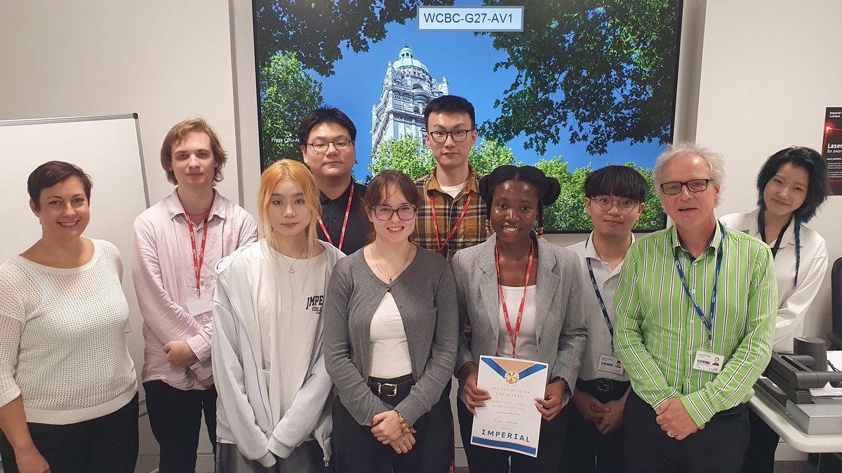 Huge congratulations to Chen Gong for winning the Best Presentation Award at the MRes Catalysis Symposium 2024! 🏆🎉 Also, a big shoutout to @Nya_mekye8 for being the well-deserved runner-up! 👏  #MResSymposium2024 #Catalysis #ScientificExcellence #Congratulations
