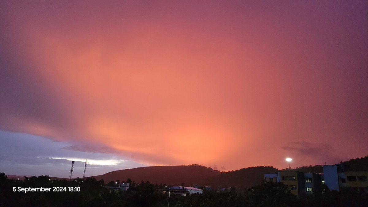 niharikasahoo's tweet image. Dusk
#orangesky #pinksky
