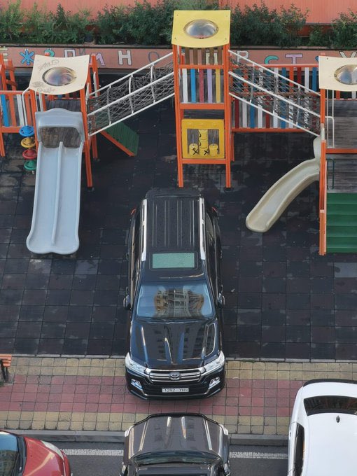 Амьдралдаа ийм бүдүүлэг орк жолооч харж байсангүй