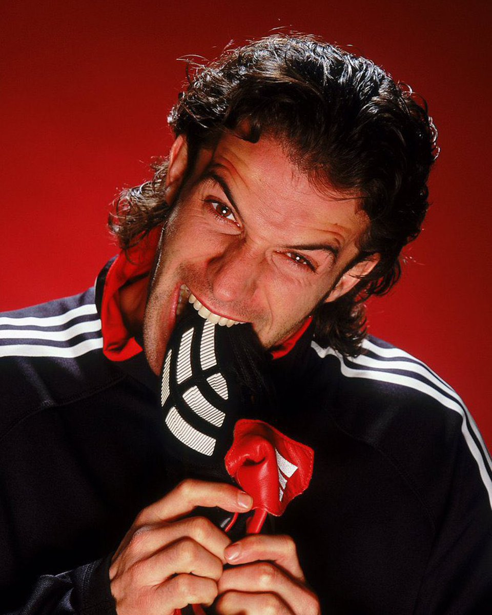 🚨 OFFICIAL: Adidas are bringing back the original Predator Mania boots. 🔴⚪️⚫️