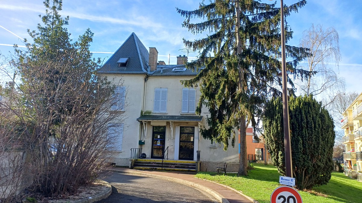 Avec + de 500 bénéficiaires du RSA reçus par an, l'ALI de Livry-Gargan travaille, avec Astrolabe Formation-PFD, sur les freins à l’emploi liés aux difficultés sociales ou aux besoins en formation ou en orientation pro. Article de Direction[s] de 09/24 : shorturl.at/Lt5Qb