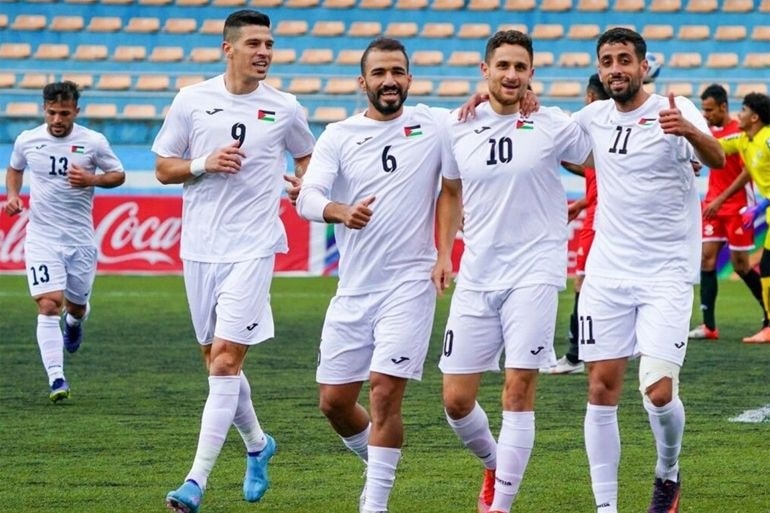 #كوريا_الجنوبية_فلسطين (0-0)
نقطة ثميتة خطفها المنتخب الفلسطيني من منتخب كوريا الجنوبية المتمكن في عقر داره , وفرض عليه التعادل السلبي