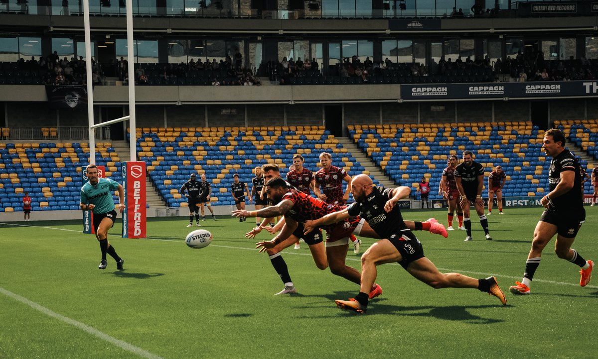 Hallions tweet media