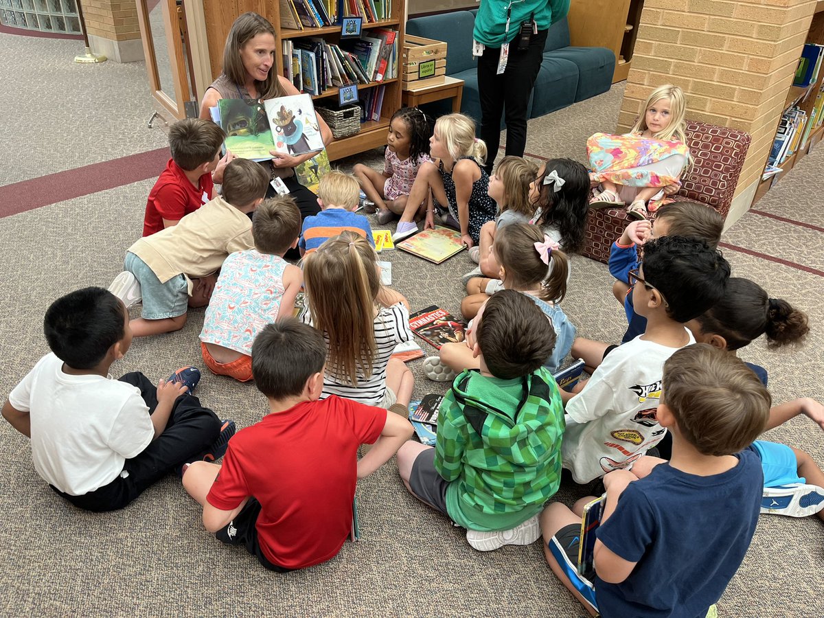 A great visit to the library and we got to learn how to use and enjoy VOX books! <a href="/BSEhseIN/">BSE-HSE</a>