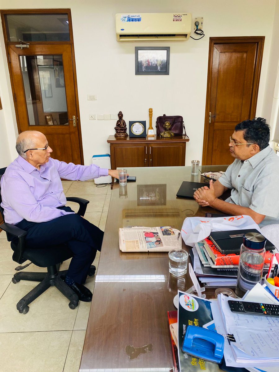 gopalkagarwal's tweet photo. Past President of @ICAI CA Amarjeet Chopra came to our office in Noida and discussed in detail about #NFRA #ISA600 issues, expressing concern about the matter https://t.co/qnyN6ZEMQa