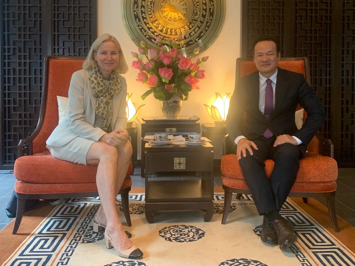 Ahead of #HRC57 , it was a great pleasure meeting H. E. Ambassador Mai Phan Dung, Permanent Representative of Vietnam to the UN; to discuss the importance of <a href="/UNFPA/">UNFPA</a> 's mandate 🇻🇳
#SRHR #ICPD30