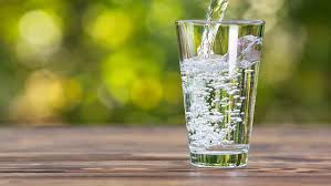 AbrisGains's tweet photo. 260 million Americans are dehydrated

“Drink more water” is poor advice

There´s way more to it

Here are 6 health tips for Elite Hydration:

(Save this cause your doctor won't)