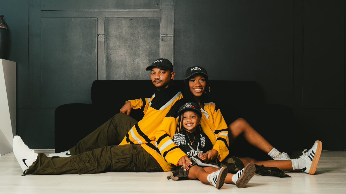 babygal_val's tweet image. ain't no hood like parenthood 💛🖤
#sharperquad