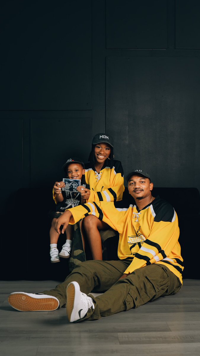 babygal_val's tweet image. ain't no hood like parenthood 💛🖤
#sharperquad