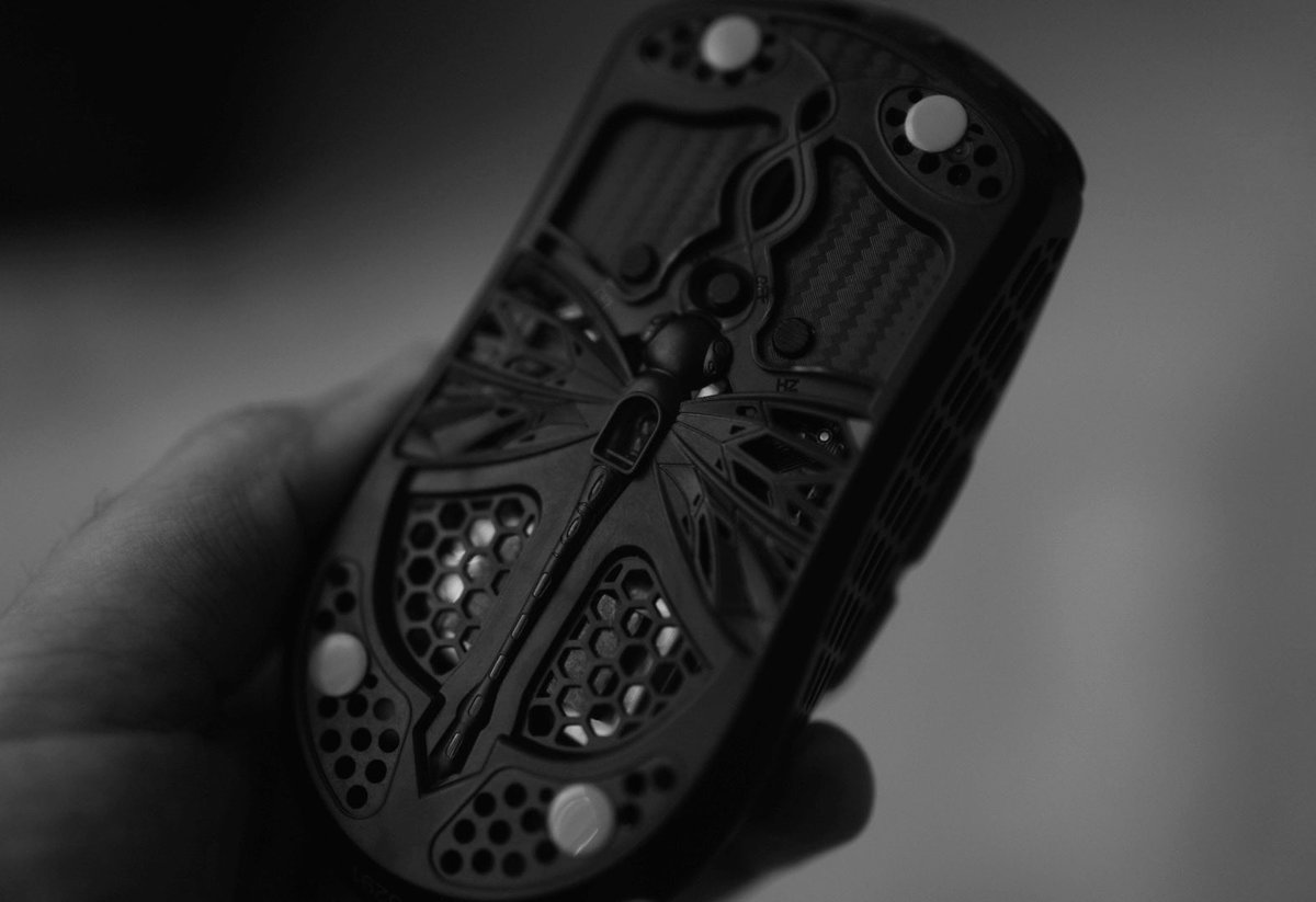 mjrmonkey's tweet image. As someone who hasn’t enjoyed any of finalmouse’s mice, the Akitsu by @arbiterstudio x @VancerOfficial blew me away and has been such a damn good time using it. Can’t wait to get my PC back and give this a review that it deserves. Bravo to you guys and what you’ve done with this…