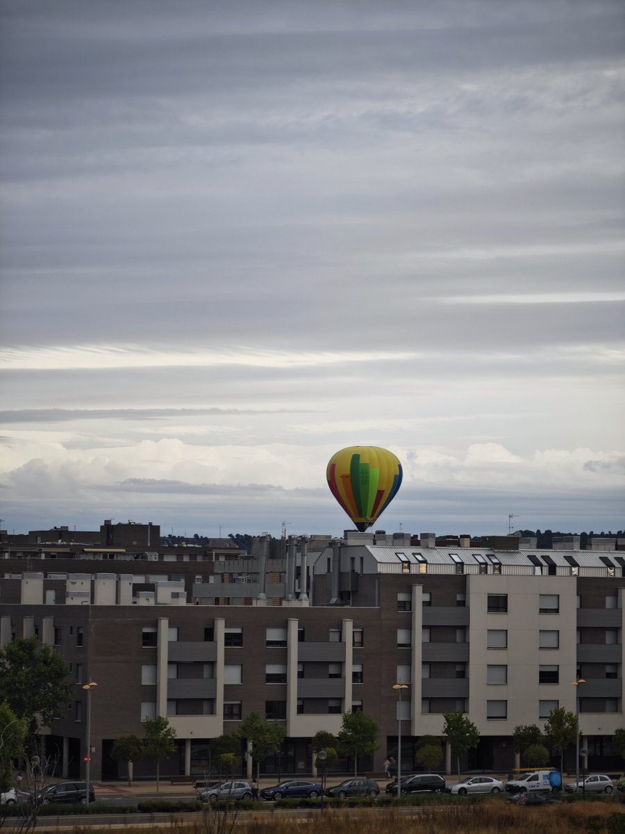 Un año más ya tenemos los globos volando sobre nuestro barrio