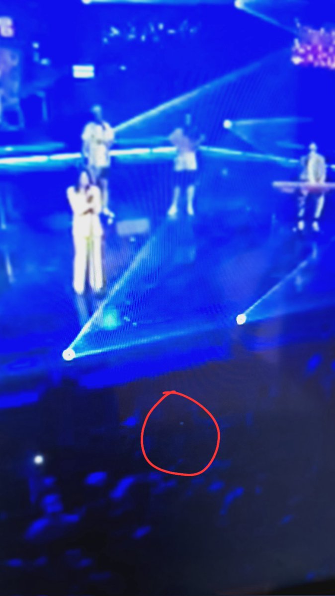 Fafoone's tweet photo. Vous aussi vous avez le pixel mort vers le milieu bas de l’écran sur le stream du concert du #ZEVENT2024 ? 😅 https://t.co/EfizNB2jy5