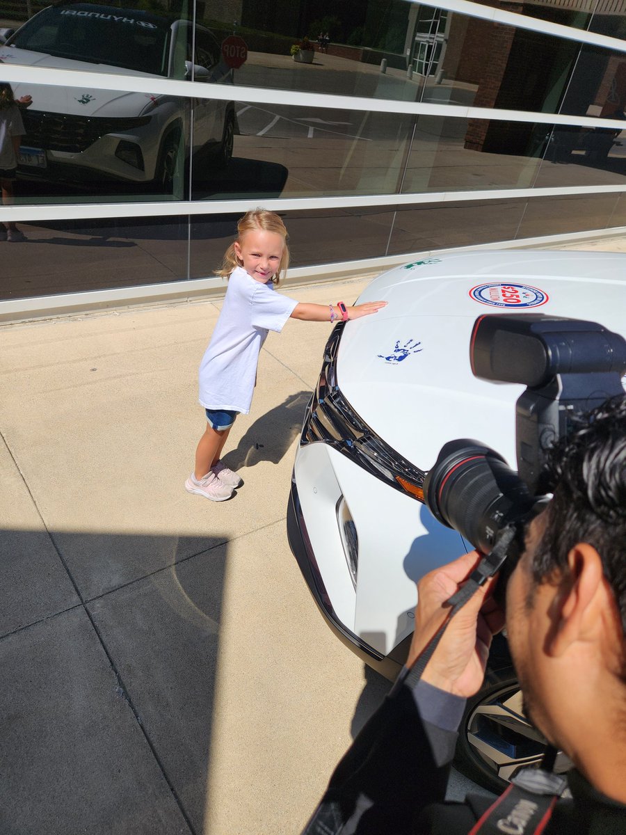 Congrats <a href="/PeytonChildrens/">Peyton Manning Children's Hospital</a> &amp; Dr Razzouk on the well deserved donation from <a href="/Hyundai/">Hyundai USA</a> <a href="/hopeonwheels/">Hope On Wheels</a> to help knock #childhoodcancer OUT! 👏👊 <a href="/StVincentIN/">Ascension St. Vincent</a>  You helped our girl get #healthy - #thankyou!❤️