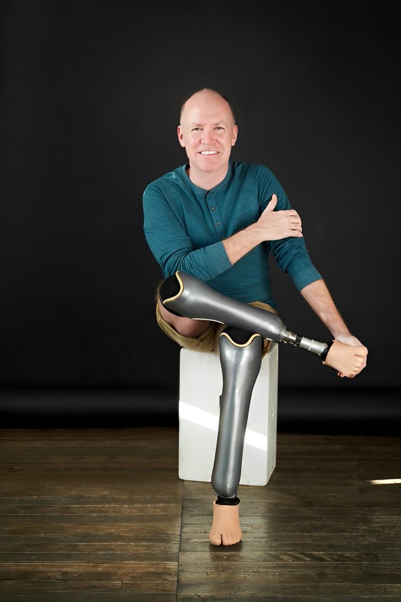 Congrats to David Connolly, Associate Artistic Director of Drayton Entertainment &amp; Director of Education of the Drayton Entertainment Youth Academy, for being selected as the inaugural recipient of the Changemaker Award for the 2024 Equity Honours, presented by <a href="/CdnActorsEquity/">Canadian Actors' Equity</a>