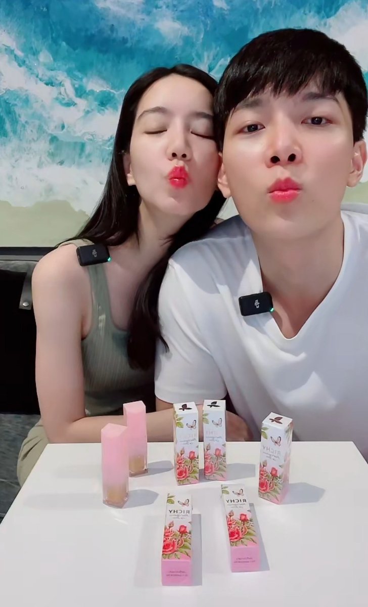 Happy Birthday  🎁🎂🍰🎈🎉
ขอให้น้องริชชี่มีความสุขมากๆในทุกๆวัน สุขภาพร่างกายแข็งแรง ธุรกิจเติบโต เงินทองไหลมาเทมา และพี่ขอกอดน้องหนึ่งที 😚🥰 สุขสันต์วันเกิดค่า
#ริชชี่อรเณศ