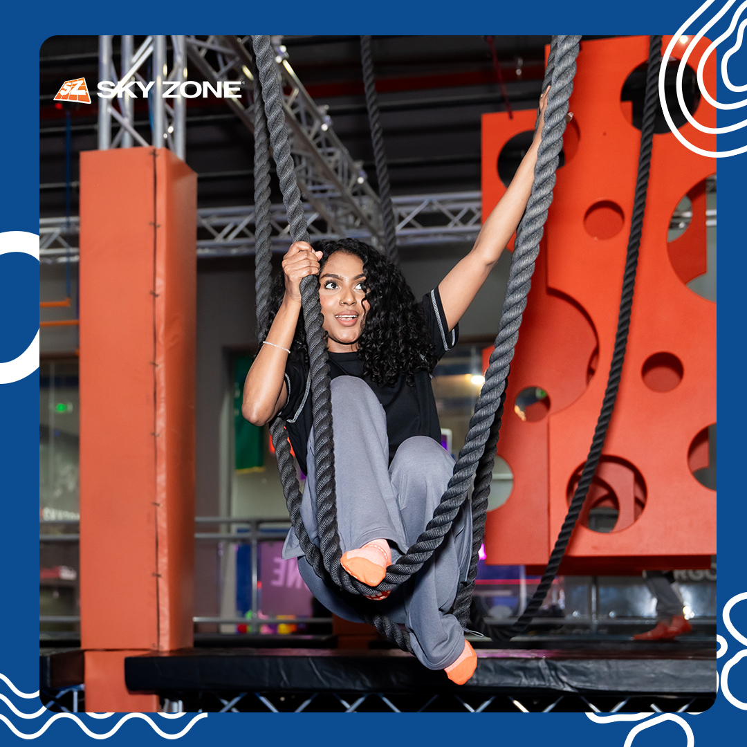 الوناسة مالها عمر!🤸 
في #سكاي_زون حتى الكبار يعيشون أمتع اللحظات😄✨

Fun has no age limit! 🤸 At #SkyZone, even adults can enjoy the most exciting moments 😄✨
