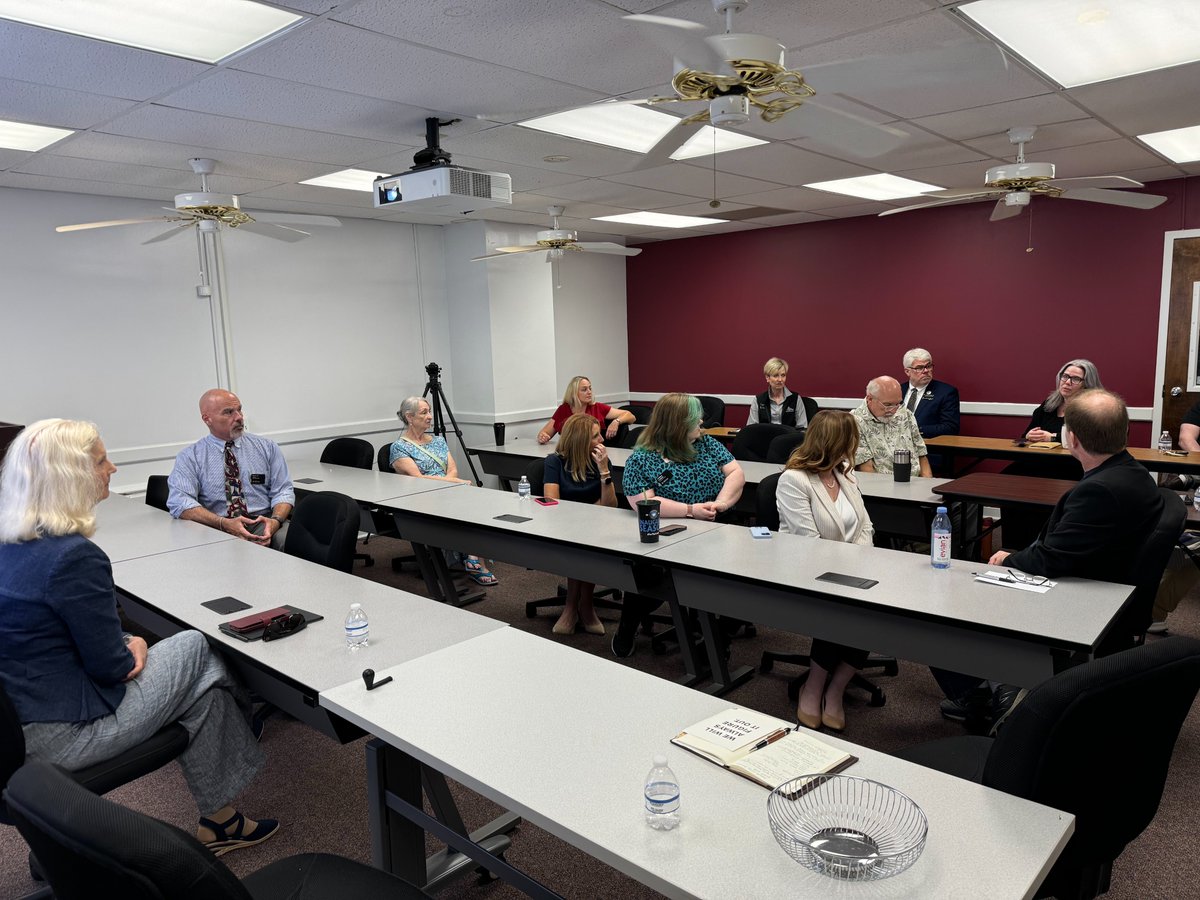 Donna K. Arnett (@donnakarnett) on Twitter photo My visit with <a href="/PalmettoCollege/">USC Palmetto College</a> Columbia was great! The students were delightful and I truly enjoyed my time with the faculty and staff. I look forward to meeting my <a href="/USCLancaster/">USC Lancaster</a> colleagues next! My visit with <a href="/PalmettoCollege/">USC Palmetto College</a> Columbia was great! The students were delightful and I truly enjoyed my time with the faculty and staff. I look forward to meeting my <a href="/USCLancaster/">USC Lancaster</a> colleagues next!