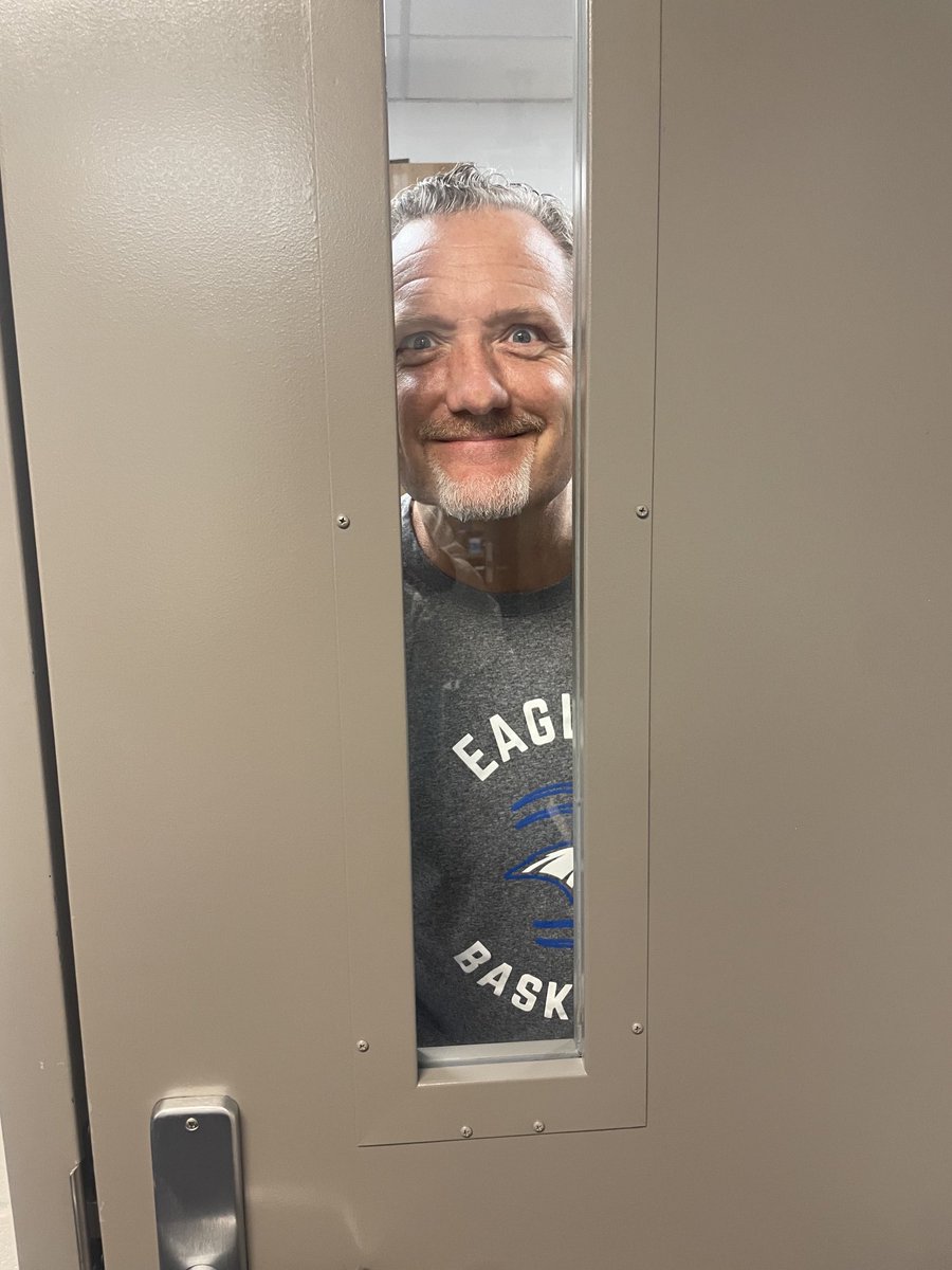 GeorgetownHS_VB's tweet image. Who is 50 today???? ⁦@CoachCanfield⁩ HAPPY BIRTHDAY!!!!