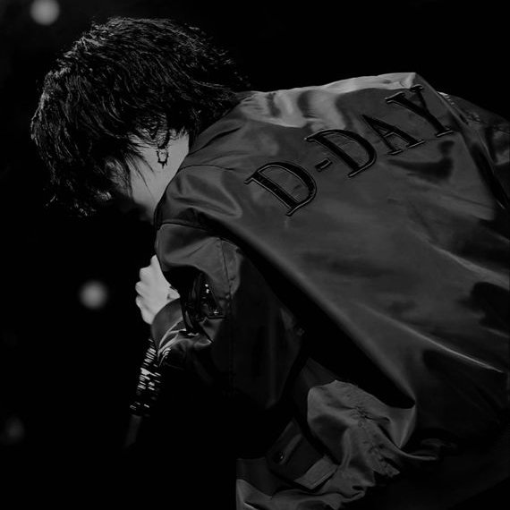 HipHopAllDayy's tweet image. Agust D&apos;s &apos;D-Day&apos; has now surpassed 1 BILLION streams on Spotify 🔥🇰🇷

It becomes the first Korean hip hop album in history to reach this milestone.