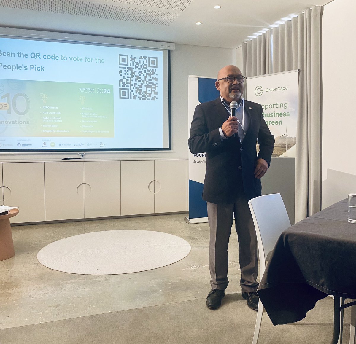 Thank you to Neil Cole from the JET PMU for wrapping up the <a href="/FNF_Africa/">Friedrich Naumann Foundation Africa</a> #FNFGreenPitch24 - highlighting how green SMMEs play a critical role in creating investment opportunities and jobs for SA’s just transition. 

<a href="/PresidencyZA/">The Presidency 🇿🇦</a>