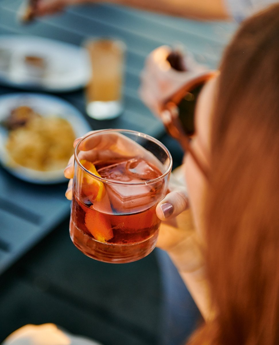 Hopping into Hopscotch Week with a splash of barrel-aged deliciousness! 🥃 This Barrel-Aged Old Fashioned made with @cooksmillwhiskey is the perfect way to kick off Hopscotch Week in Raleigh. Cheers to good times!

10thandterrace.com/10th-terrace/

#raleighdrinks #raleighcocktails