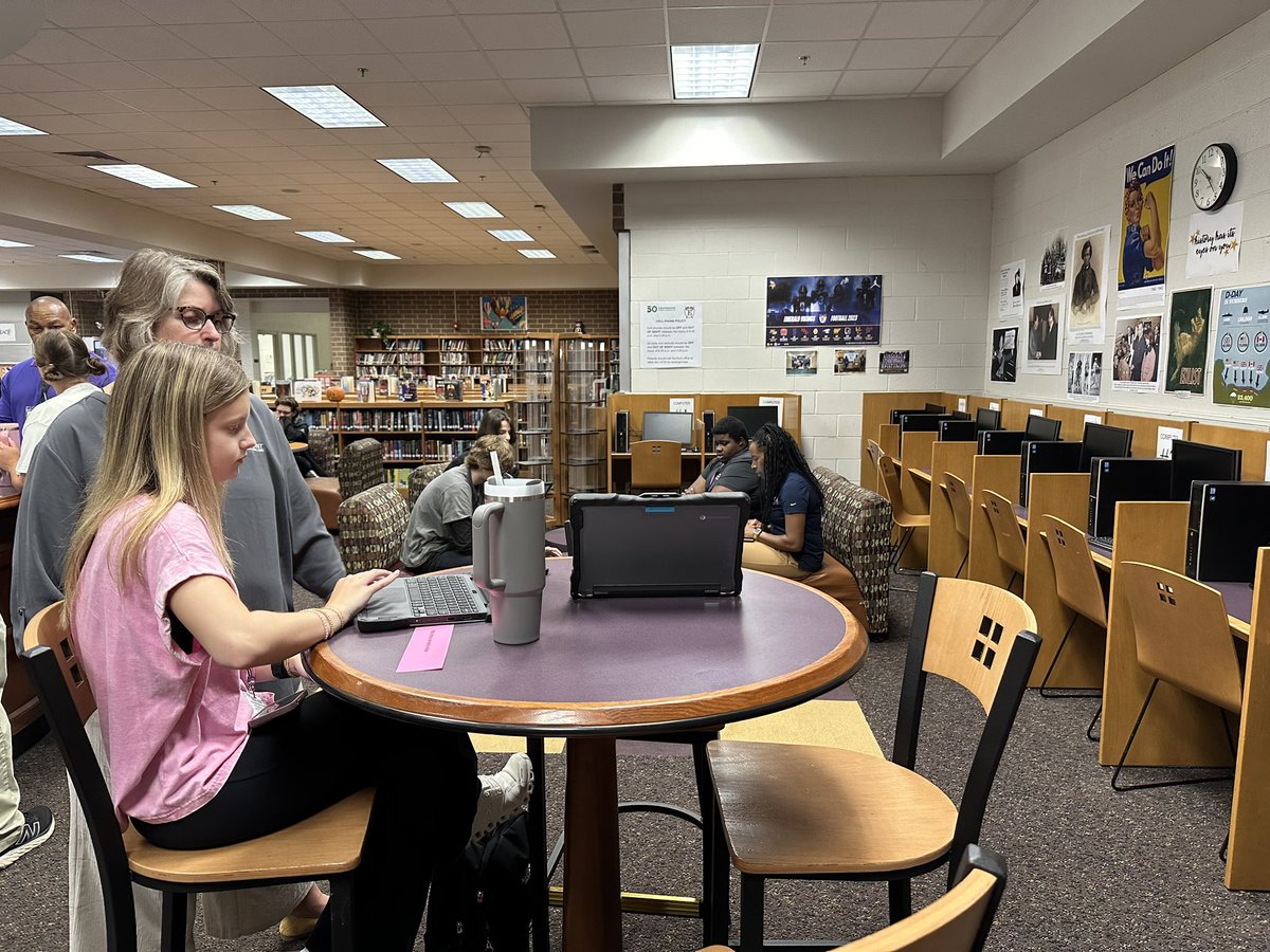 SCCanGo (@sccango) on Twitter photo Its College Application Season in South Carolina! Today CHE staff is live at Emerald High School for a very well put together CAM event! Well done Emerald School Counseling Dept. <a href="/EmeraldGwd50/">Emerald High School</a> <a href="/Gwd50Schools/">Greenwood 50 Schools</a> <a href="/SCCommHigherEd/">SC Commission on Higher Ed</a> <a href="/American_CAC/">American College Application Campaign</a> Its College Application Season in South Carolina! Today CHE staff is live at Emerald High School for a very well put together CAM event! Well done Emerald School Counseling Dept. <a href="/EmeraldGwd50/">Emerald High School</a> <a href="/Gwd50Schools/">Greenwood 50 Schools</a> <a href="/SCCommHigherEd/">SC Commission on Higher Ed</a> <a href="/American_CAC/">American College Application Campaign</a>