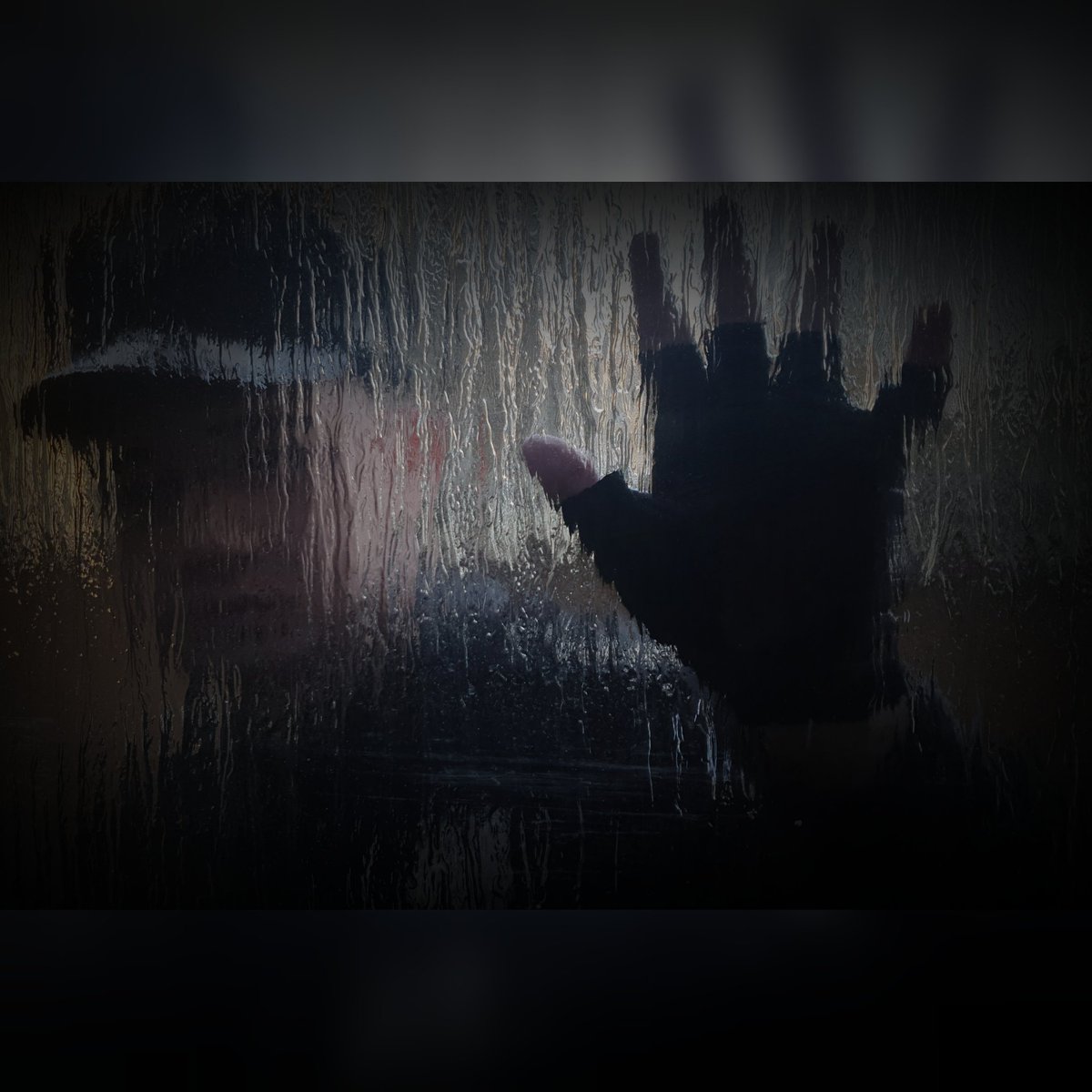 HussaVani's tweet photo. Cosplay Time👮🏻♂️
📷Photographer: @EugenSchneider
✨ Edit: @hussavani
🖤 Charakter: Oc Leonard Bennett
#LeonardBennett #Leonard #Oc #originalcharacter #OcLeonardBennett #Rp #Roleplay #AsylumRp #PrisonRp #Prison #Prisonguard #GefängnisWärter #Gefängnis #Wärter https://t.co/Hagq6AtiUh