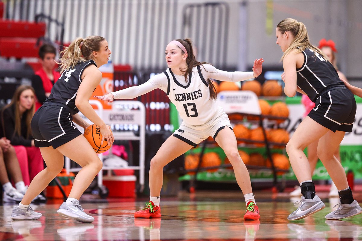 The Jennies are set to travel to Honolulu to compete in the Hoops in Hawaii Classic Nov. 29-30!

Thanks to a generous lead gift the Jens are nearing their fundraising goal, but still have some left to accomplish.

To donate to the trip, visit bit.ly/3MB63IY! 

#teamUCM