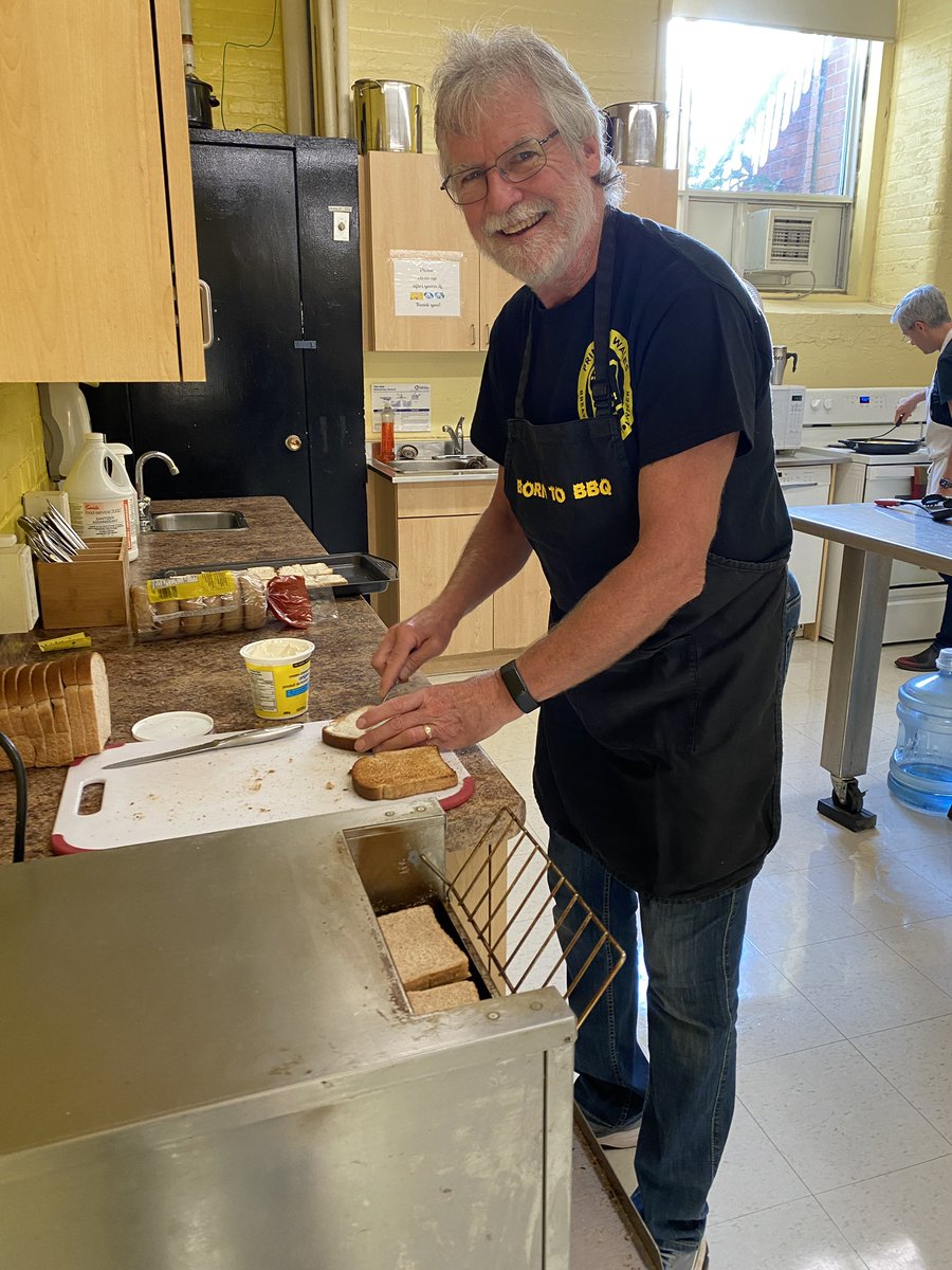PtboRotary's tweet image. 👨‍🍳 Breakfast Volunteers are back at @powptbo Public School and they are loving the new stoves and microwave donated by Tom Reburn from @leonsptbo. Thank you for your generosity!

#BreakfastProgram #ServiceAboveSelf #PeopleOfAction @Rotary