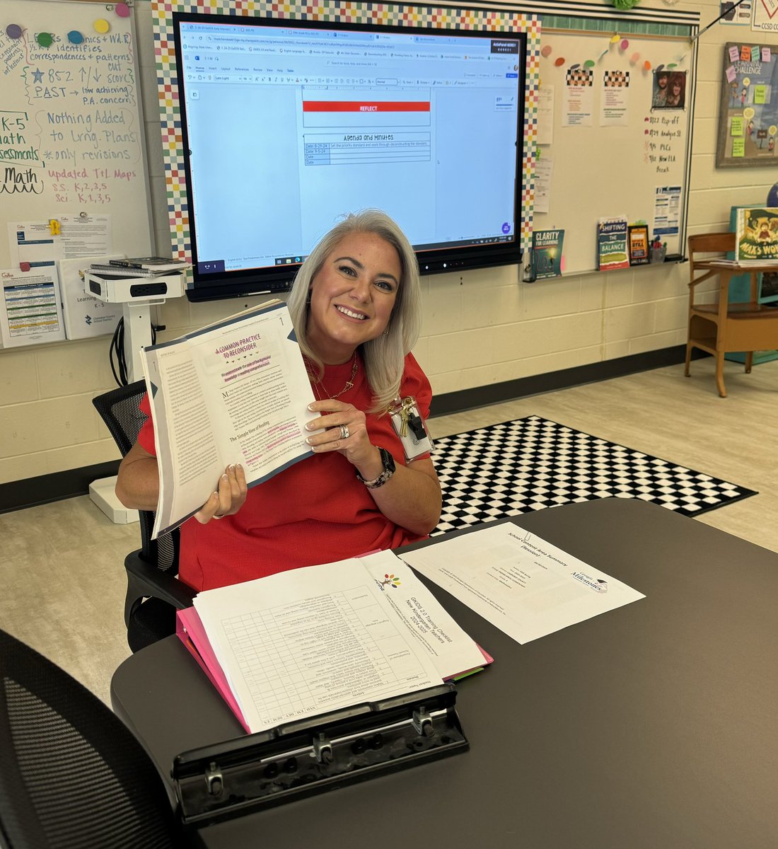 IndianKnollES's tweet photo. Fifth grade teachers at @CherokeeSchools @TheSixShifts PLC &amp; Book Study with @CCSDAbrams 📚 #CCSDElevateTheExcellence https://t.co/KGfKHIlYXE