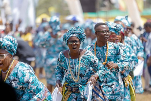 mous3892's tweet photo. ✨ Les 10 cantons et 267 villages de Vo ont célébré avec éclat la 38ème édition d’#Adzinukuza, une tradition qui unit et célèbre nos racines ! 🌿🎉 Un moment de partage et de fierté pour notre culture. 🇹🇬 #CultureTogolaise #TraditionVivante https://t.co/mo30eVWvdf