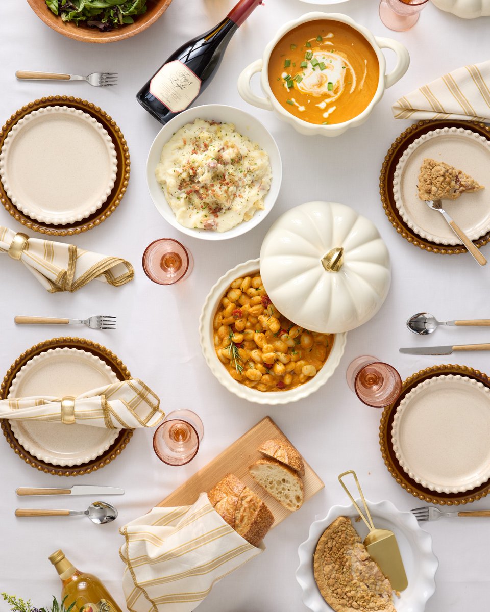 worldmarket's tweet image. You think we're nothing but pumpkin? 😋 Allow us to introduce you to butternut squash, wild mushroom, gnocchi, risotto and an array of world-class wines to pair with all of it.🥂 

Shop fall food: world-market.visitlink.me/MBF9Rv

#WorldMarket #Fall #FallHosting #Pumpkin #PumpkinSpice