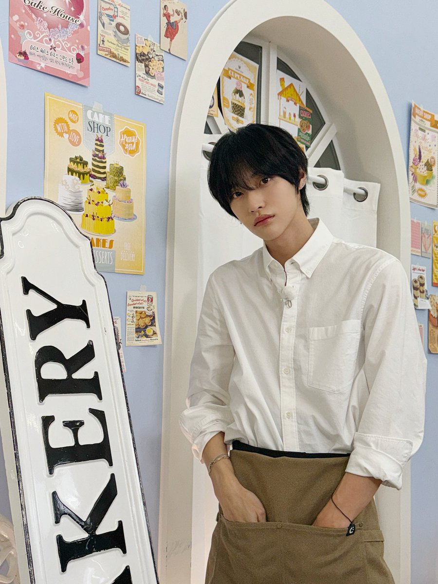 From chapter one to the final page of year one, briize has been a breeze and I’m grateful for every moment. Special for you, the one and only One-Bin and our Cake House.  #RIIZE_1stAnniversary