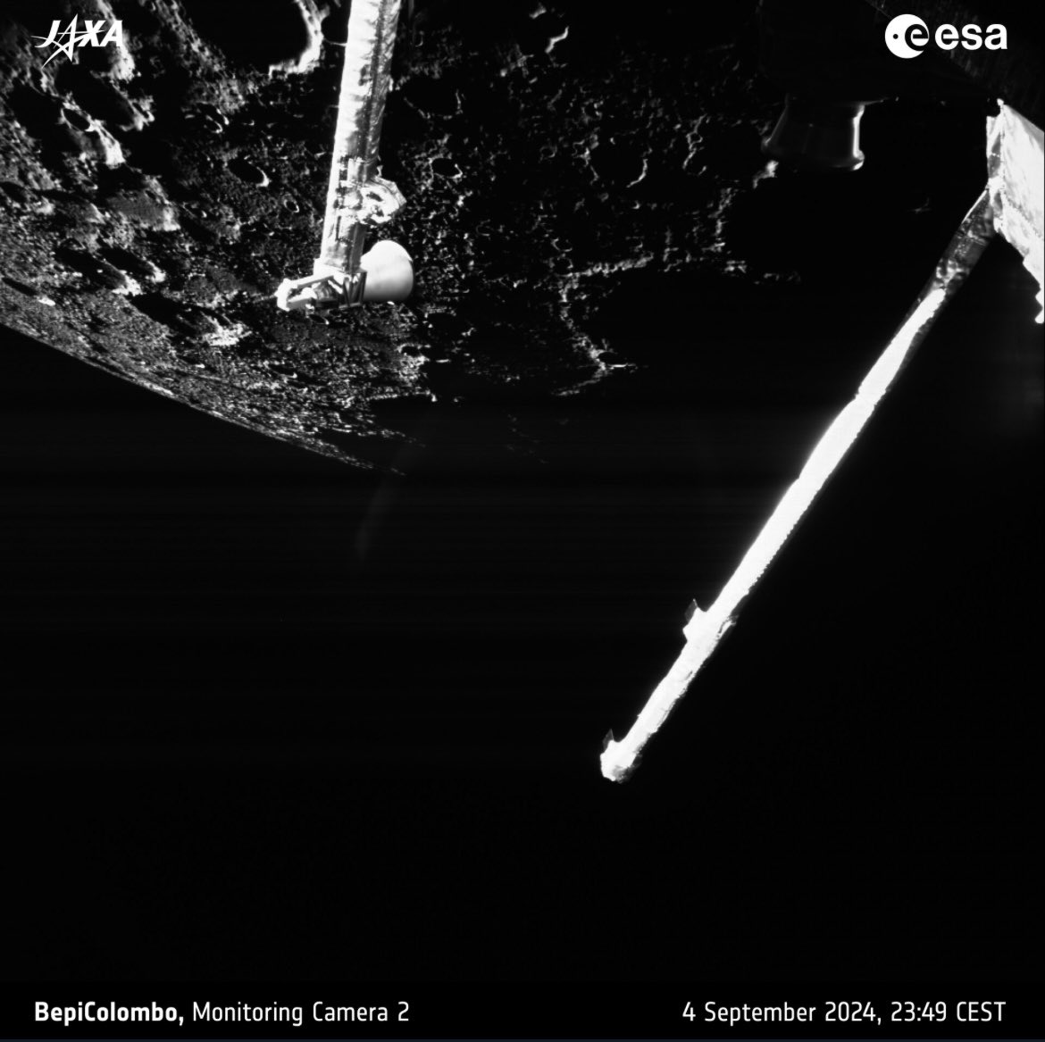 Dr Robin George Andrews 🌋☄️ (@squigglyvolcano) on Twitter photo 🚨🛰️: NEW MERCURY PHOTOS JUST DROPPED! The magnificent ESA/JAXA mission <a href="/BepiColombo/">BepiColombo</a> (which ultimately aims to get into orbit around Mercury) just made another extremely close flyby of the innermost planet.
It’s an impact crater-filled paradise. Look at this weird world! 💥 🚨🛰️: NEW MERCURY PHOTOS JUST DROPPED! The magnificent ESA/JAXA mission <a href="/BepiColombo/">BepiColombo</a> (which ultimately aims to get into orbit around Mercury) just made another extremely close flyby of the innermost planet.
It’s an impact crater-filled paradise. Look at this weird world! 💥