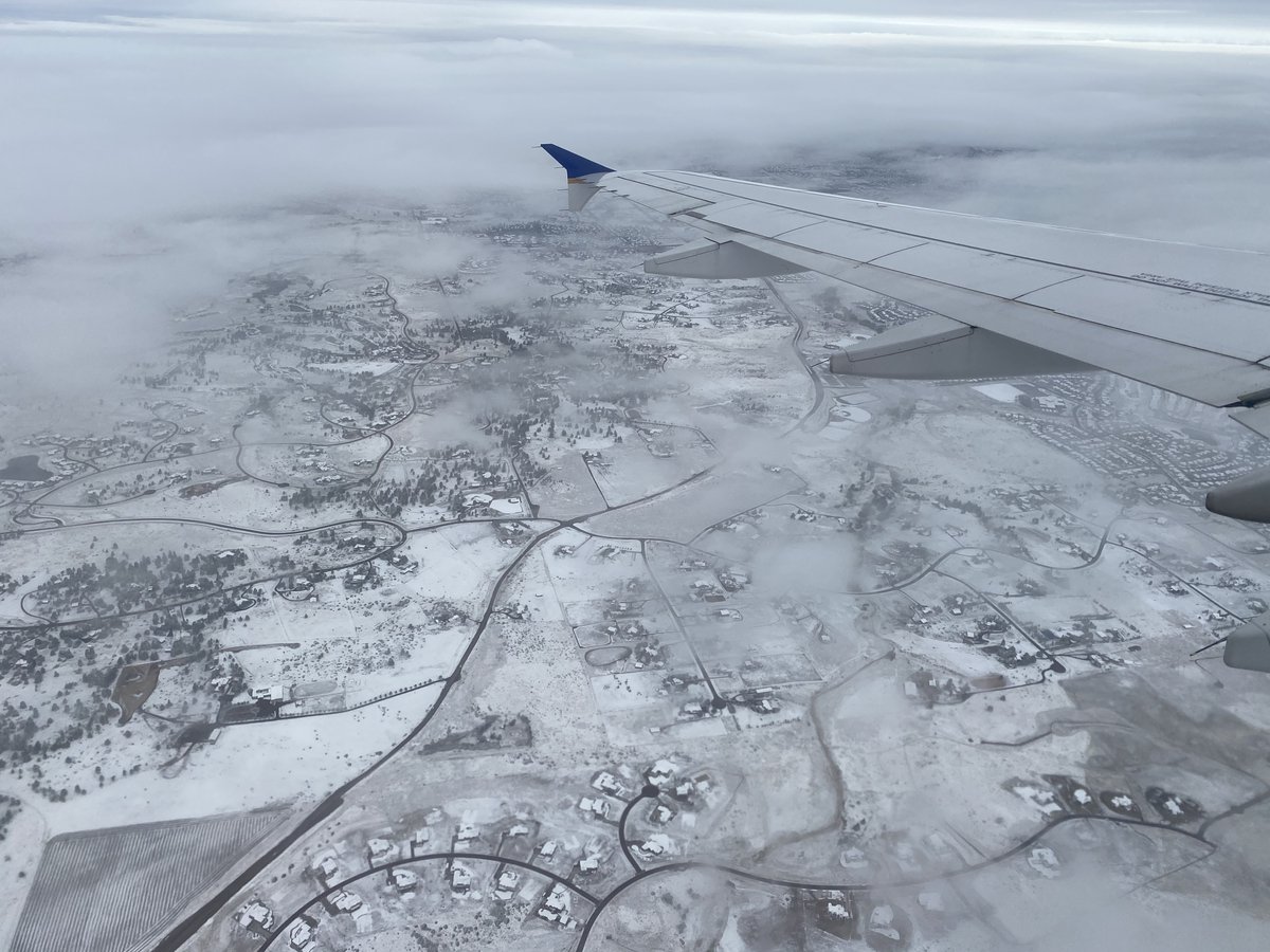 BianchiWeather's tweet photo. 4 years ago today, Denver recorded its latest 100° reading on record.

72 hours later...it snowed 1-3" around the metro area.

To this day, the absolute wildest Denver weather event I can remember. 

#COwx https://t.co/0iRVjUHnmr