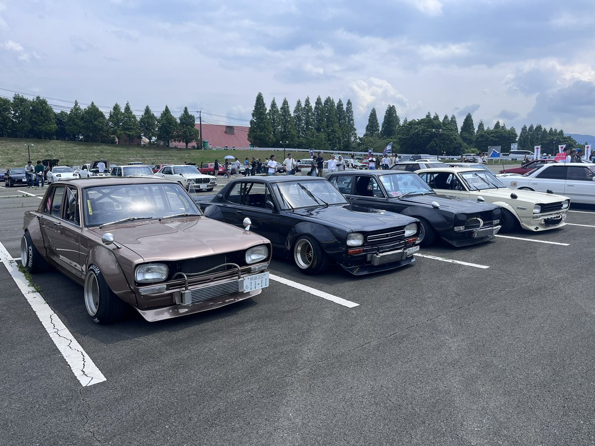 hakosuka0923's tweet photo. 緊急告知
やるよーやるよ！やるよー！
10月27日11時集合
ハコスカオンリーミーティングIN産山牧場を開催します〜！

完全ハコスカオンリーのミーティングだそうです！
他車種完全入場禁止のガチのハコスカオンリーだそうです🤣

一体何台のハコスカがあつまるのかなぁ〜😍
今から楽しみです😊 https://t.co/hQLF4r40tm