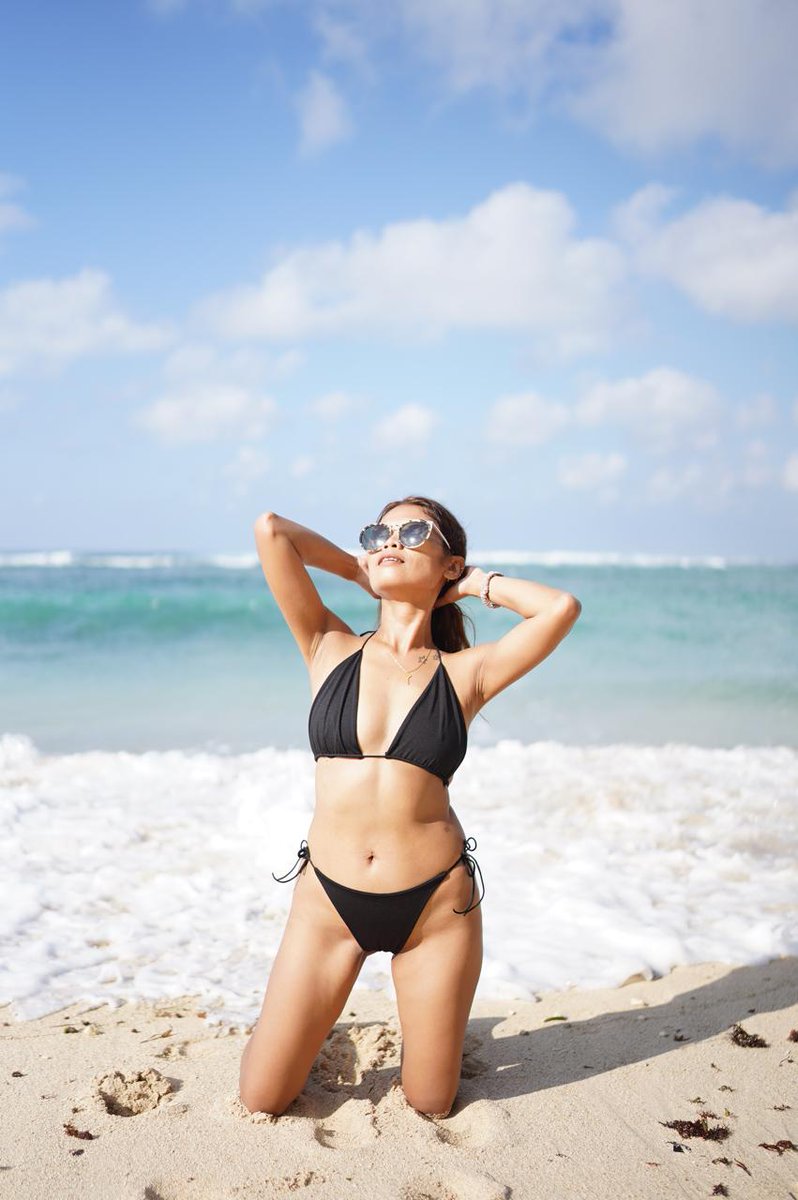 smild86's tweet photo. Such a beautiful day
#beachflirt
#asianmodels
#bentbox_co
#BikiniBeach https://t.co/sVsDpPBCog