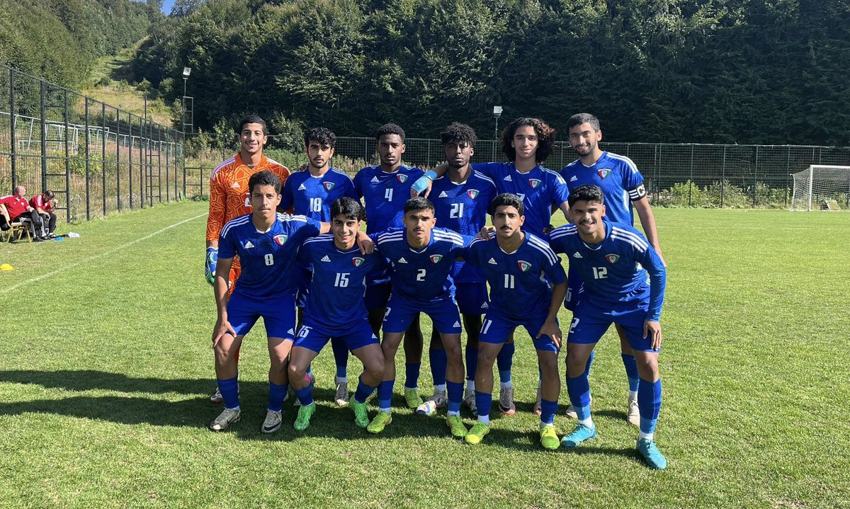 صور|| نهاية المباراة

منتخب الكويت للشباب 2

منتخب بيلاروسيا 1

⚽️ منتصر عبدالسلام
⚽️ بندر قناص

#KuwaitFA 
#أزرقنا_بيرقنا