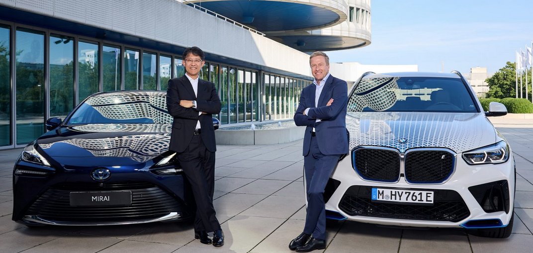 .<a href="/BMWGroup/">BMW Group</a> to launch first #hydrogen fuel cell electric vehicle (FCEV) in 2028 using technology developed with <a href="/ToyotaMotorCorp/">Toyota Motor Corp.</a>. 

"This is a milestone in automotive history..." 

Read the press release 👉 bmwgroup.com/en/news/genera…