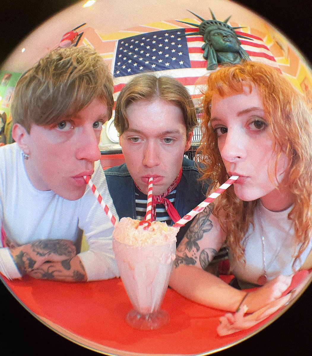 Gaffa Tape Sandy (@gaffatapesandy) on Twitter photo ROSES ARE RED
TOUR IS ROUND THE CORNER
ME N MY FRIENDS
FOUND A BDY IN THE WATER
Kim’s rhyming schemes may be pretty awful but the shows on our upcoming headline tour with <a href="/RBRCband/">really big really clever (RBRC)</a> won’t be.
Tickets below
- linktr.ee/gaffatapesandy… ROSES ARE RED
TOUR IS ROUND THE CORNER
ME N MY FRIENDS
FOUND A BDY IN THE WATER
Kim’s rhyming schemes may be pretty awful but the shows on our upcoming headline tour with <a href="/RBRCband/">really big really clever (RBRC)</a> won’t be.
Tickets below
- linktr.ee/gaffatapesandy…