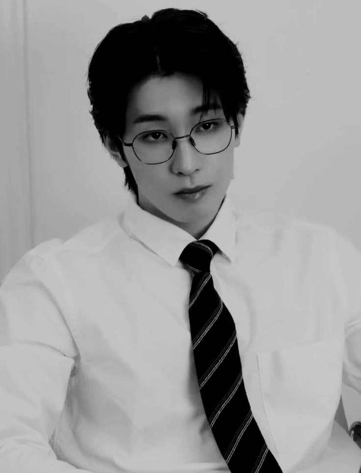 alternsin's tweet photo. ; direktur baru [narration ver.] 🔞

#wirdanuniverse flashback scene | wonwoo svt oneshoot au
© alternsin https://t.co/HG4LPe9Ue6