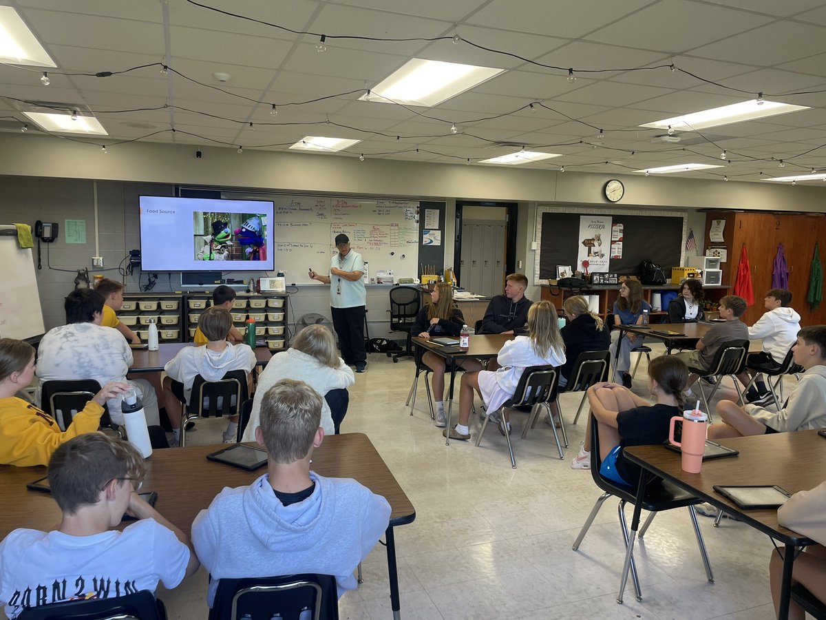 BizMathGuy's tweet photo. Business Math 8 - Thank you #OCPHS for taking the time to come and talk to our students regarding kitchen sanitation & inspections. #sickemployee #FBIoutbreaks @olmstedcounty #BMSbizmathguy @ByronBears @ByronMSBears https://t.co/Y3UdDBE4qs