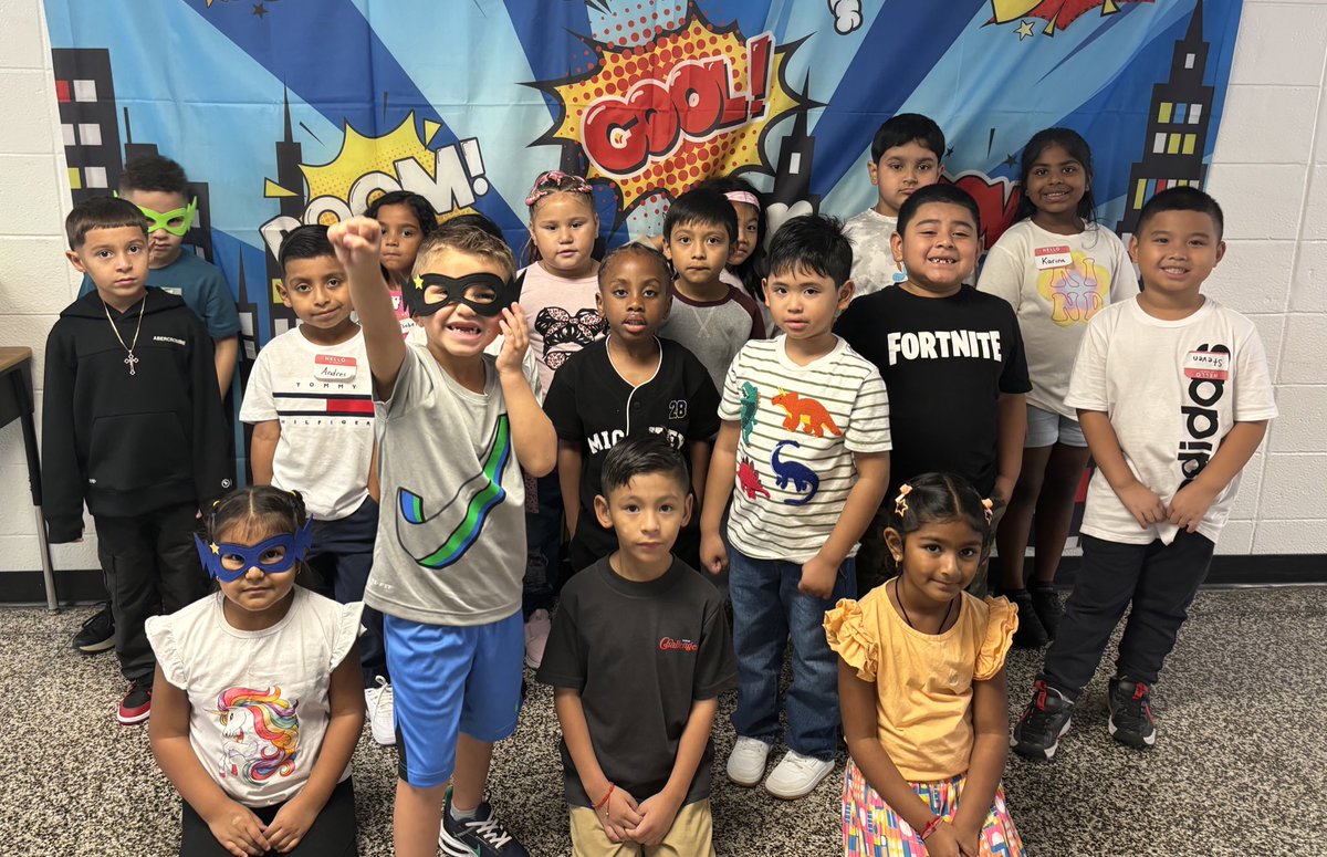 Lindenau’s Super Leaders are ready to unleash their extraordinary powers for the new school year! 🦸🏽‍♂️ <a href="/lindeneauschool/">Lindeneau School</a> <a href="/MrPlatvoet/">Don Platvoet</a>