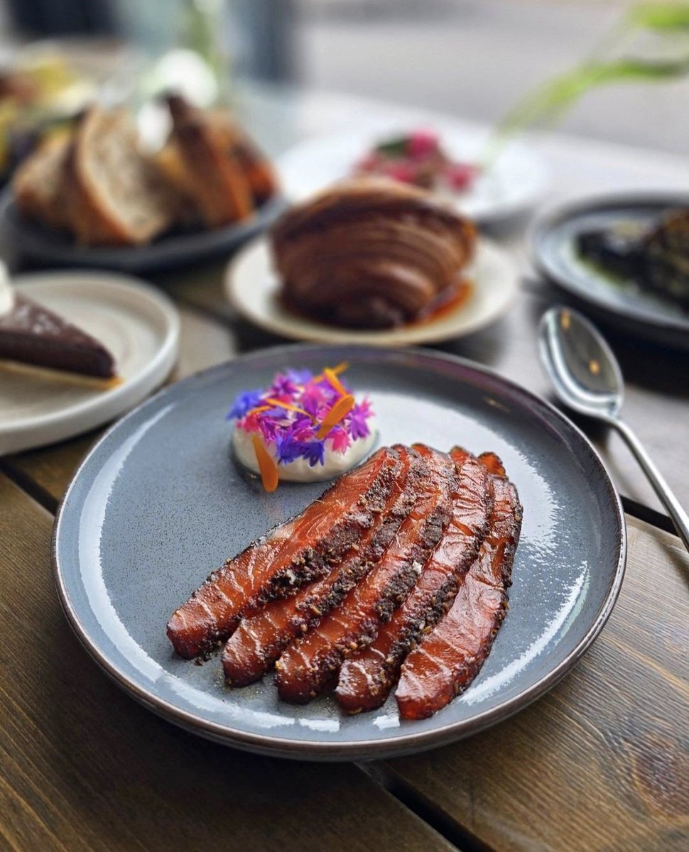 ThomHetheringto's tweet image. Following a press tour of @Growingfield28 we had a sharing style lunch courtesy of Twenty Eight restaurant, a partnership operation between the farm themselves and the brilliant @ChefsTableCH1.