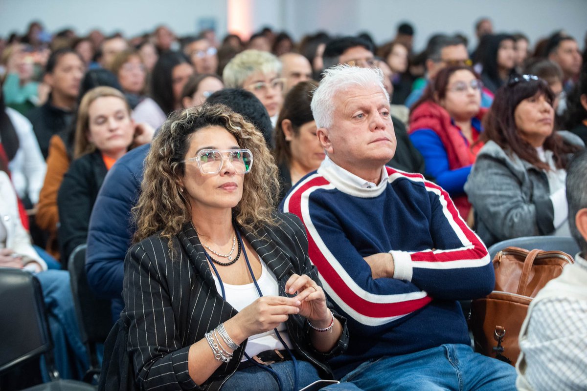 #ForoRegionalDeTurismo

Lic. Patricia Ruiz - “Diseño de experiencias turísticas”

La especialista en marketing turístico y directora de Plan Turismo de Uruguay, compartió herramientas y orientaciones prácticas para generar productos innovadores y ampliar las ofertas existentes.