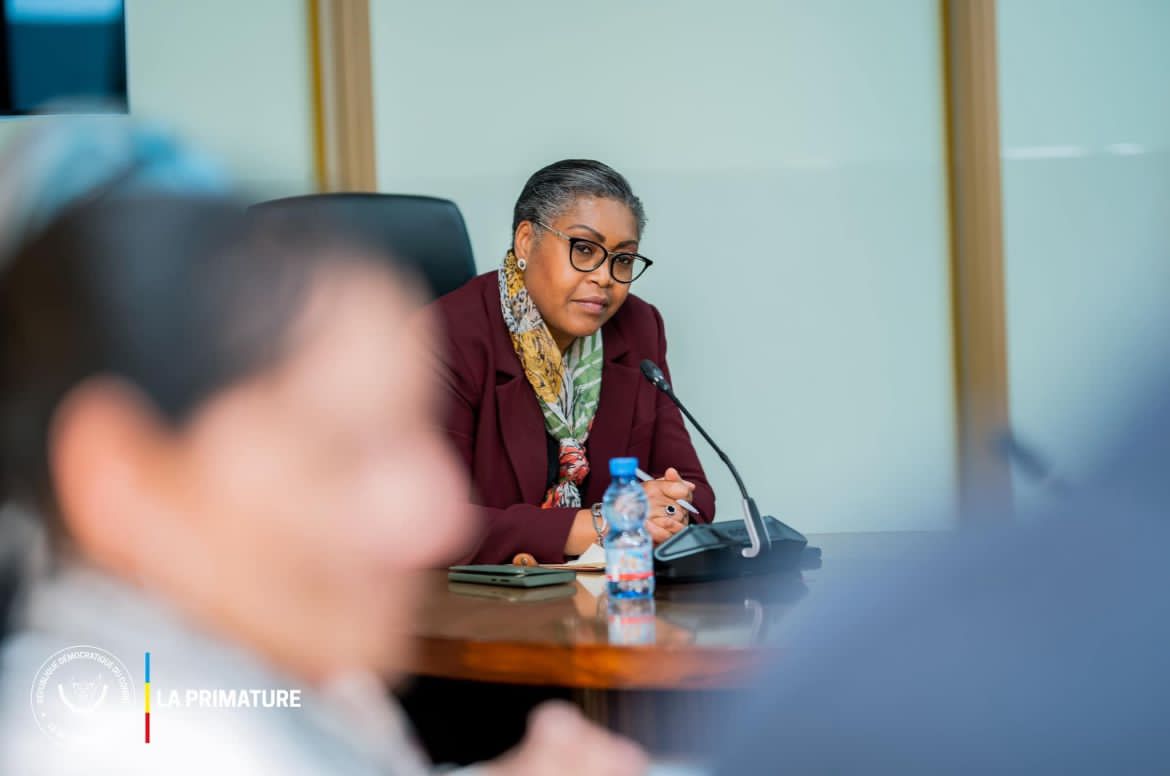 MabweniHeritier's tweet photo. #Sécurité #Pilier2
4 septembre 2024 | La PM @SuminwaJudith a reçu une délégation de la MONUSCO conduite par Vivian van de Perre, qui a confirmé la disponibilité de la mission à apporter une assistance sanitaire et psychosociale aux détenus de la prison centrale de Makala.1/2 https://t.co/2C19Jkwso3