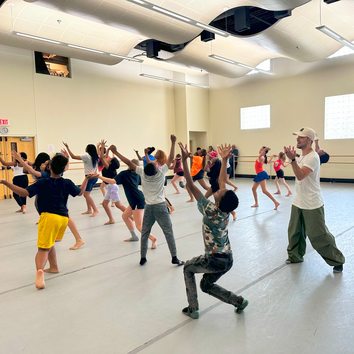 New Ballet Ensemble & School tweet media